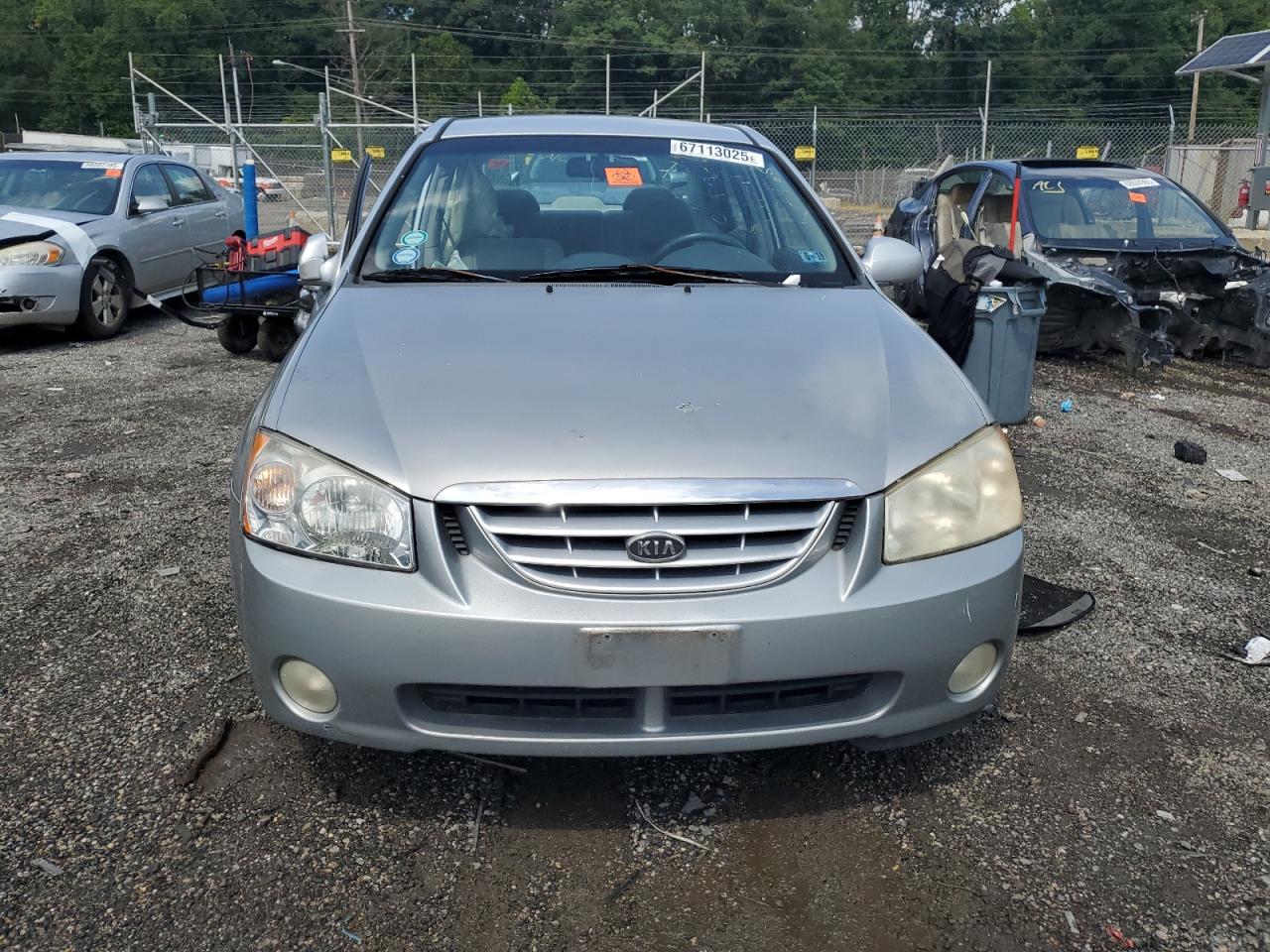 2005 Kia Spectra VIN KNAFE121255201820 photo 5