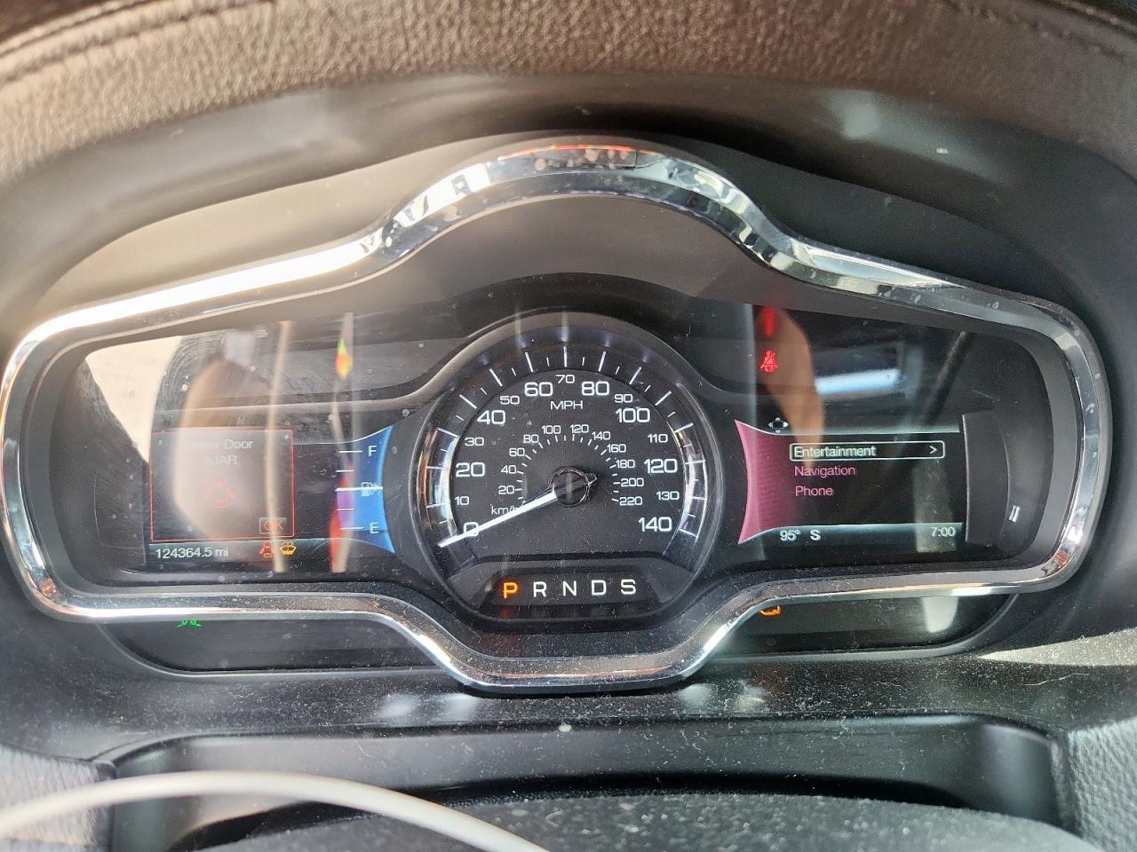 2019 Lincoln Mkt VIN 2LMHJ5AT7KBL01419 photo 9