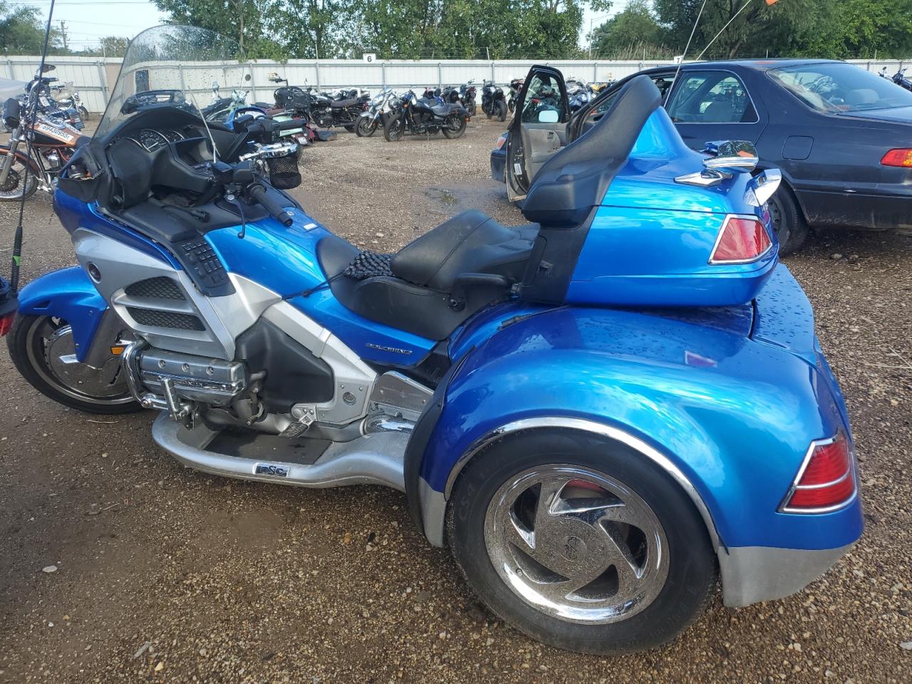2012 Honda Gl cycle VIN JH2SC68GXCK001354 photo 3