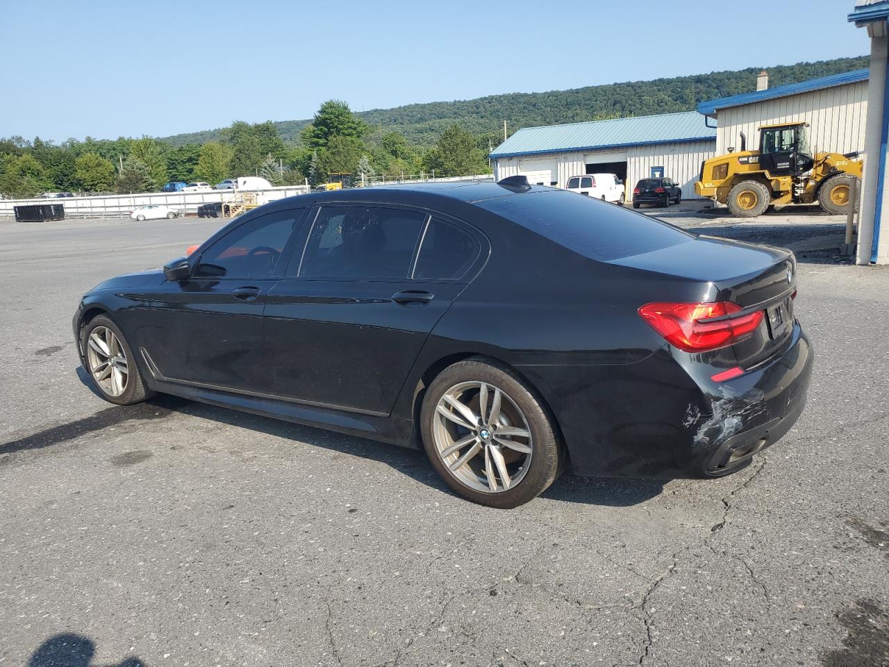 2019 BMW 7 series VIN WBA7E4C50KGV28708 photo 2