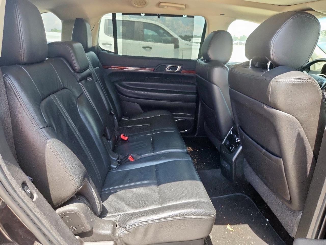2019 Lincoln Mkt VIN 2LMHJ5AT7KBL01419 photo 11