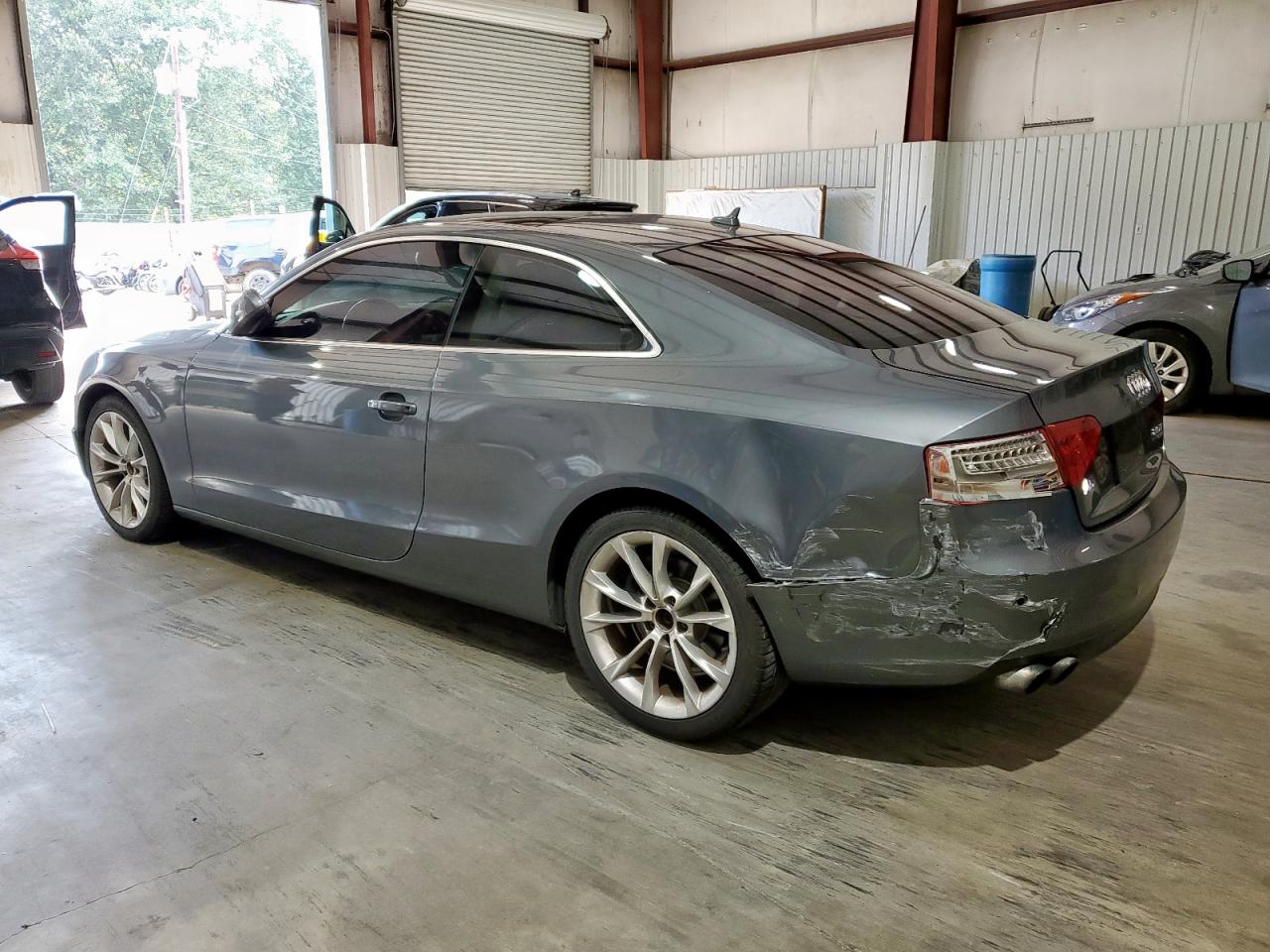 2013 Audi A5 VIN WAULFAFR9DA000566 photo 2