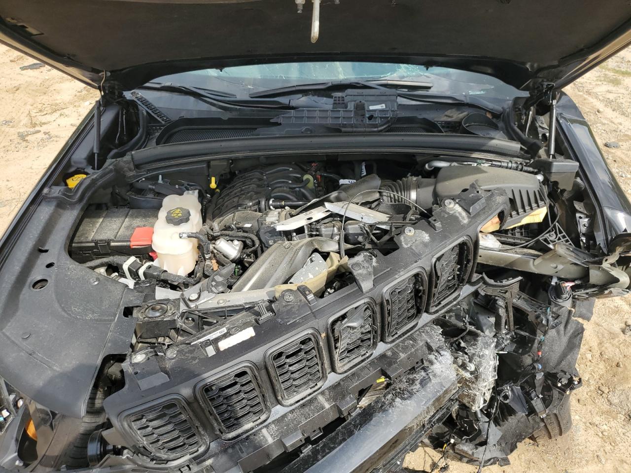 2024 Jeep Grand cher VIN 1C4RJJBG6R8580261 photo 12