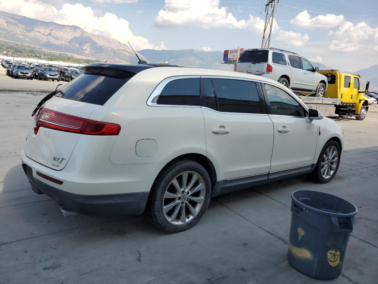 2012 Lincoln Mkt VIN 2LMHJ5AT9CBL53684 photo 3
