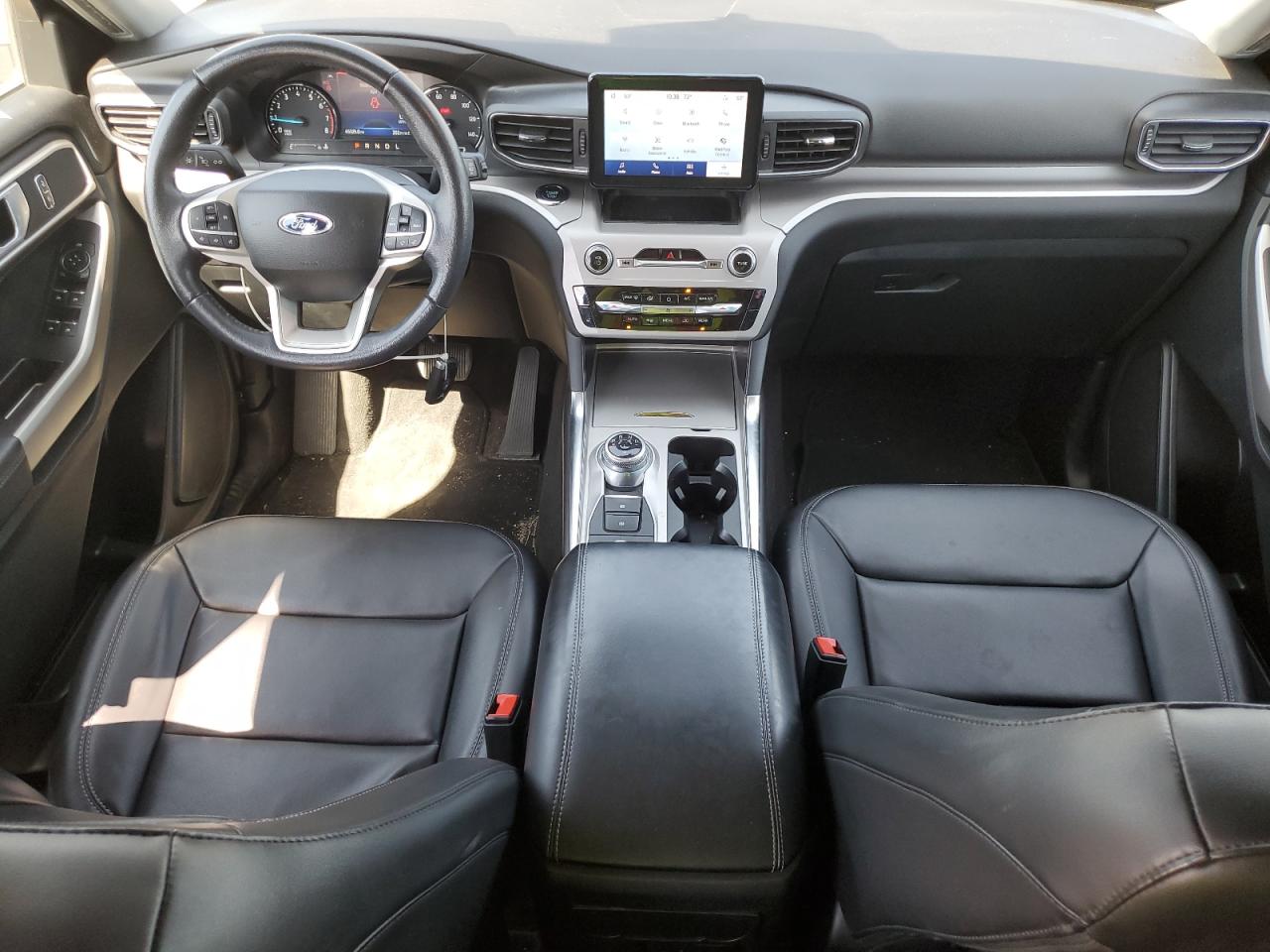 2023 Ford Explorer VIN 1FMSK8DH2PGA86605 photo 8