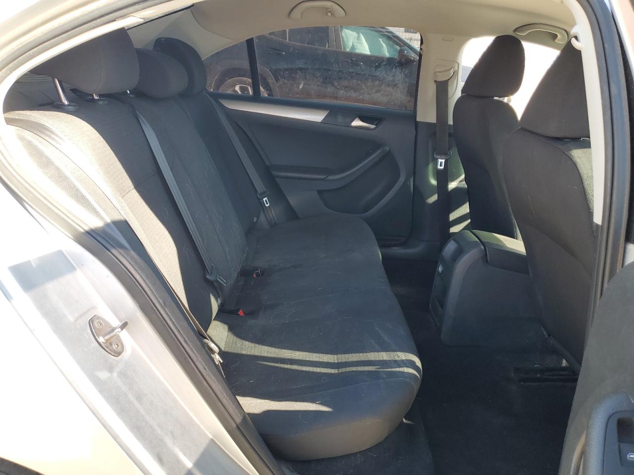 2016 Volkswagen Jetta VIN 3VWD67AJ1GM243756 photo 10