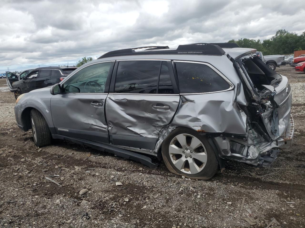 2010 SUBARU Outback VIN 4S4BRCCC5A3382284 photo 2