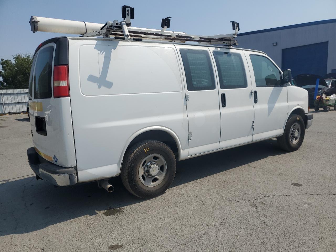 2014 Chevrolet Express VIN 1GCWGFCB7E1113614 photo 3