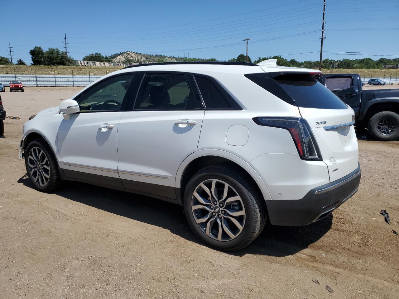 2021 Cadillac Xt5 VIN 1GYKNHRS4MZ113894 photo 2