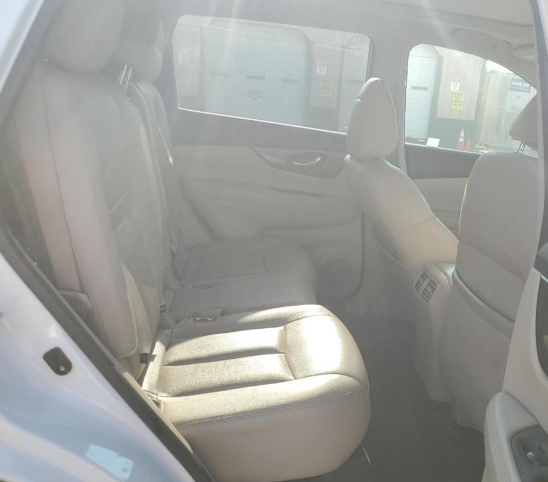 2016 NISS Rogue VIN 5N1AT2MV4GC863787 photo 10