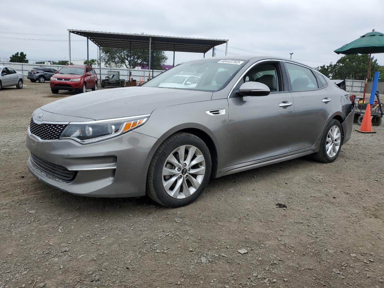 2016 KIA Optima VIN 5XXGU4L32GG088462 photo 1