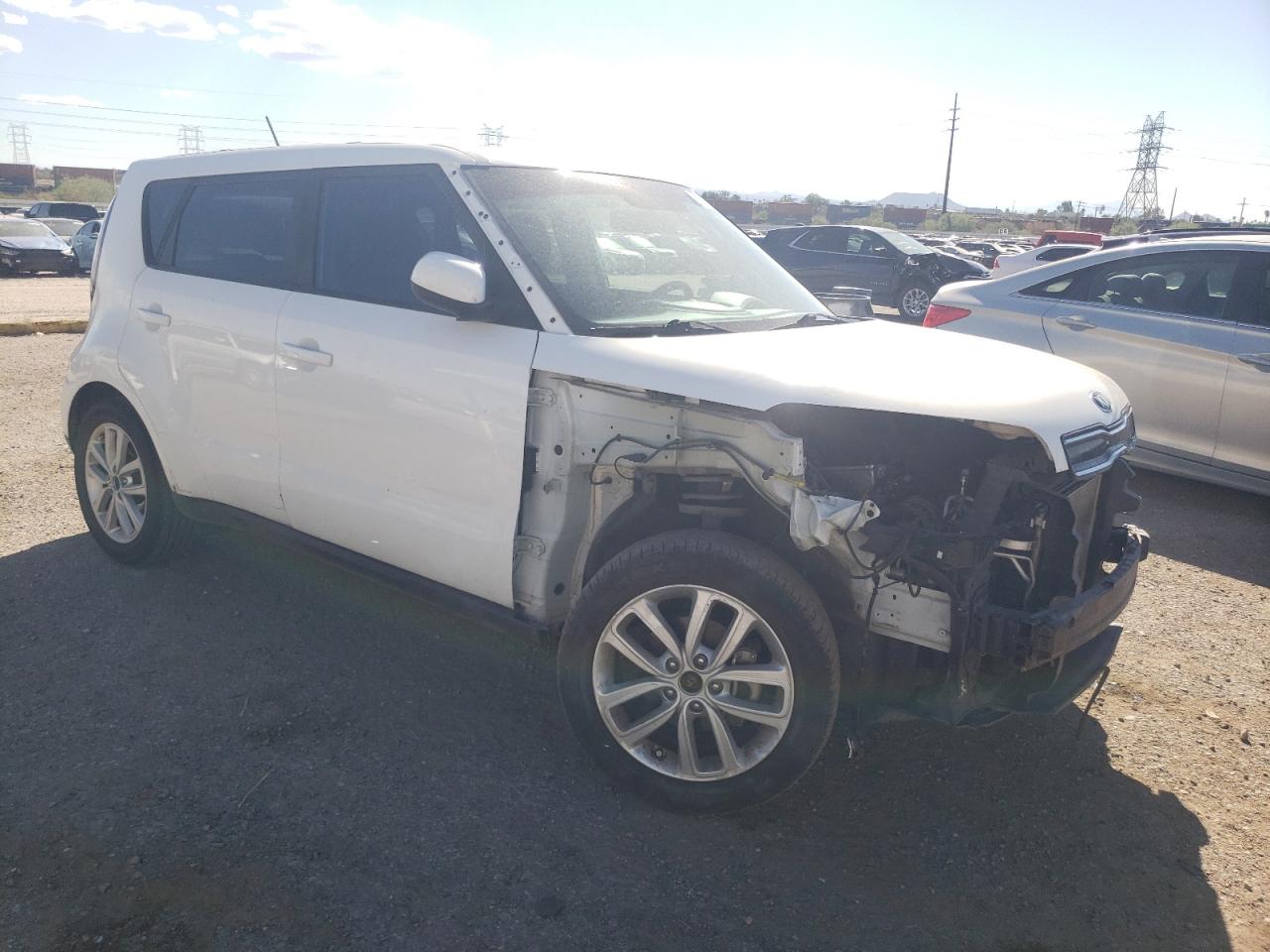 2018 KIA Soul VIN KNDJP3A53J7619728 photo 4