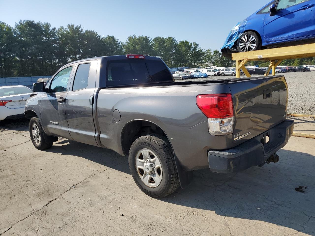 2013 TOYOTA Tundra VIN 5TFUM5F17DX049485 photo 2