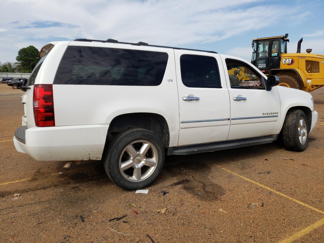 2013 CHEVROLET Suburban VIN 1GNSKKE7XDR270897 photo 3
