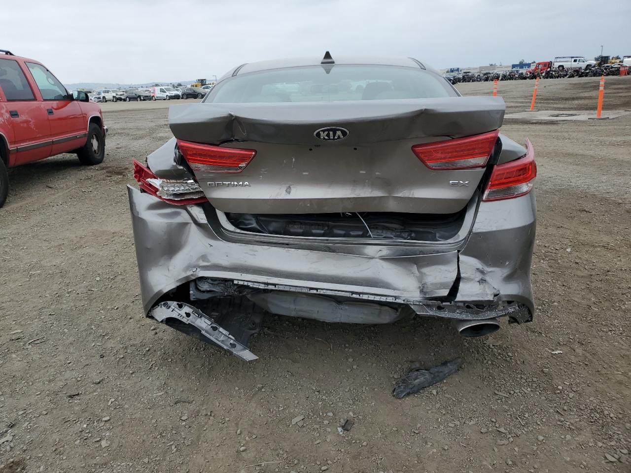 2016 KIA Optima VIN 5XXGU4L32GG088462 photo 6