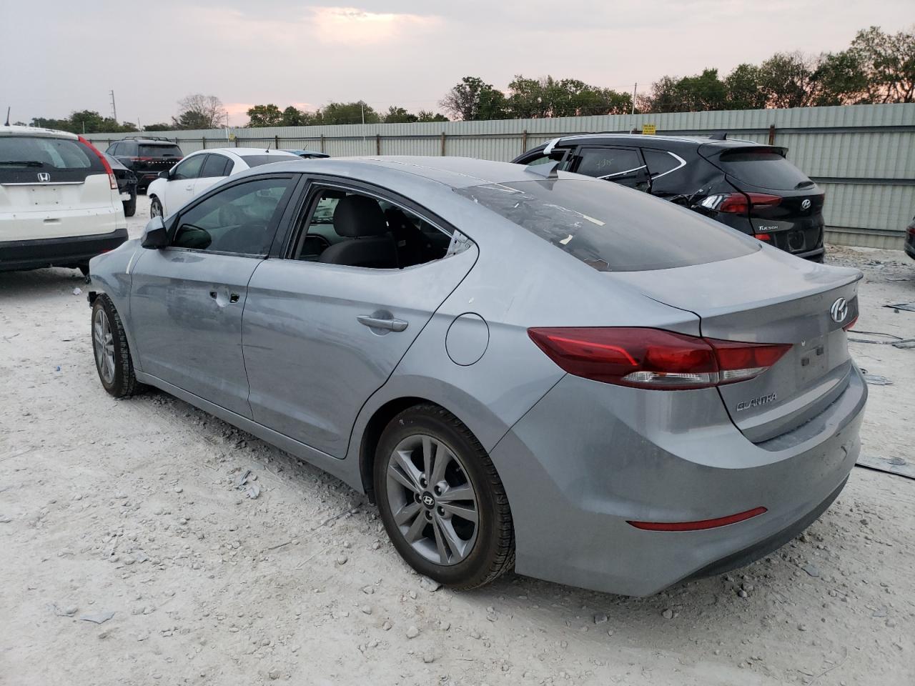 2017 HYUNDAI Elantra VIN 5NPD84LF2HH187919 photo 2