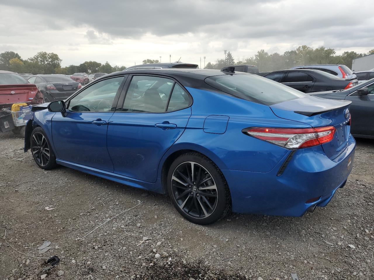 2019 Toyota Camry VIN 4T1B61HK9KU204953 photo 2