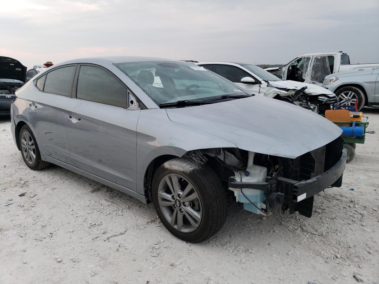 2017 HYUNDAI Elantra VIN 5NPD84LF2HH187919 photo 4