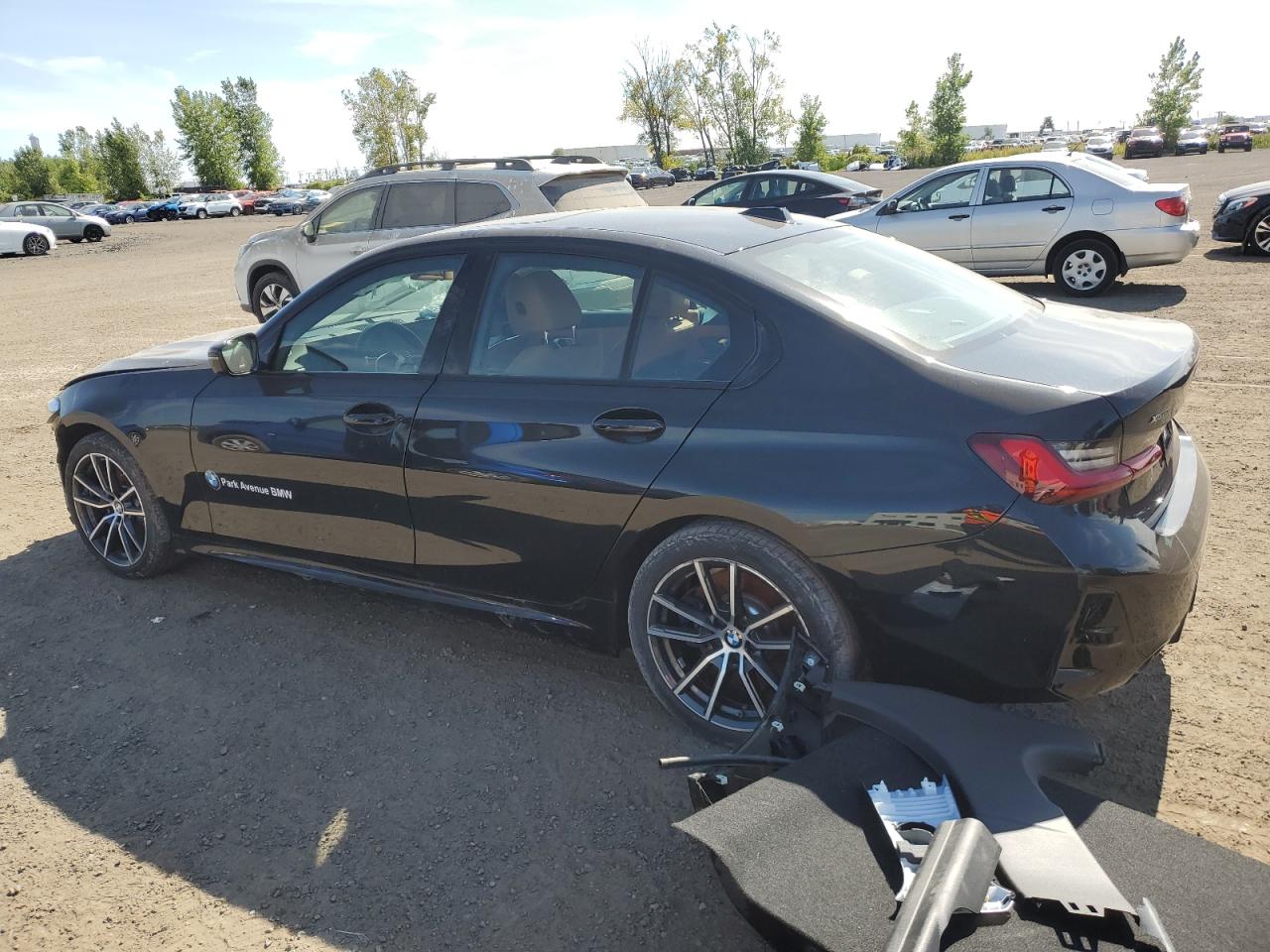 2023 BMW 3 series VIN 3MW89FF03P8D25323 photo 2