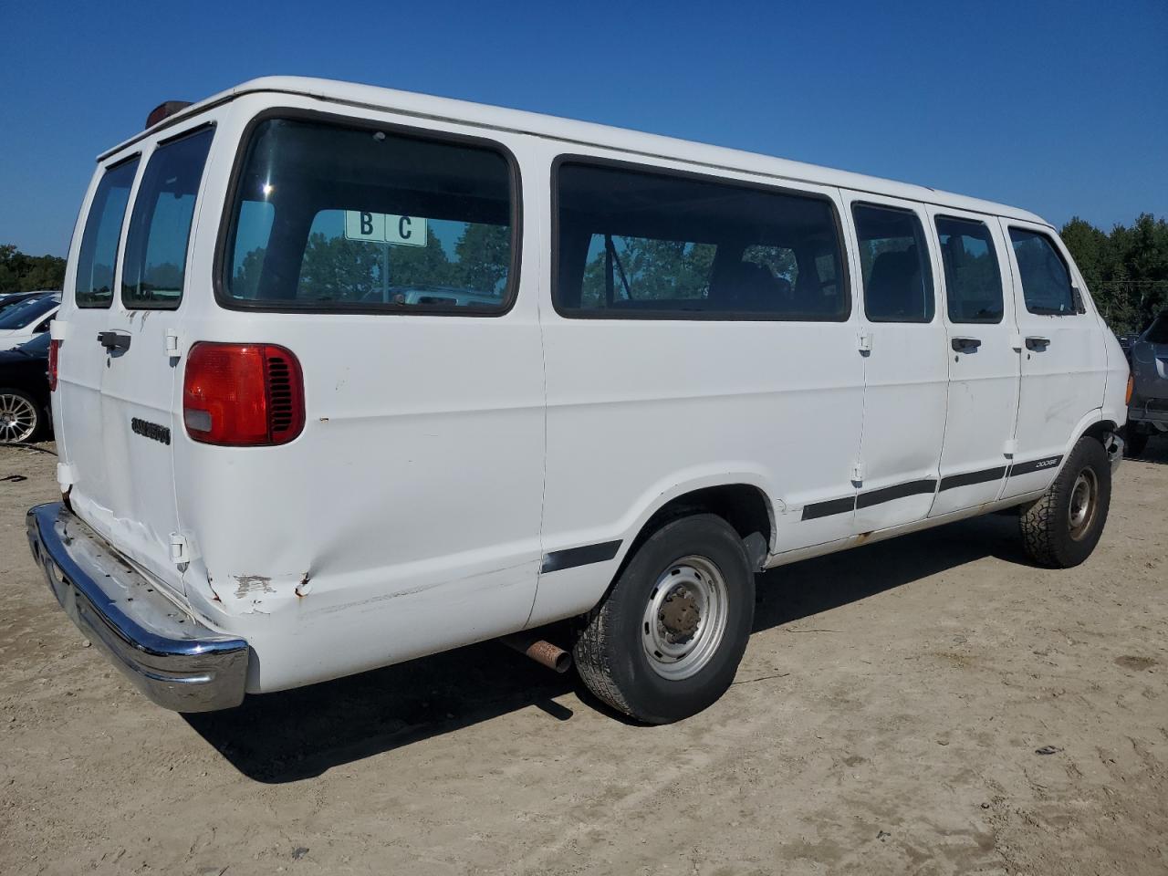 2002 DODGE B series VIN 2B5WB35Z12K109414 photo 3