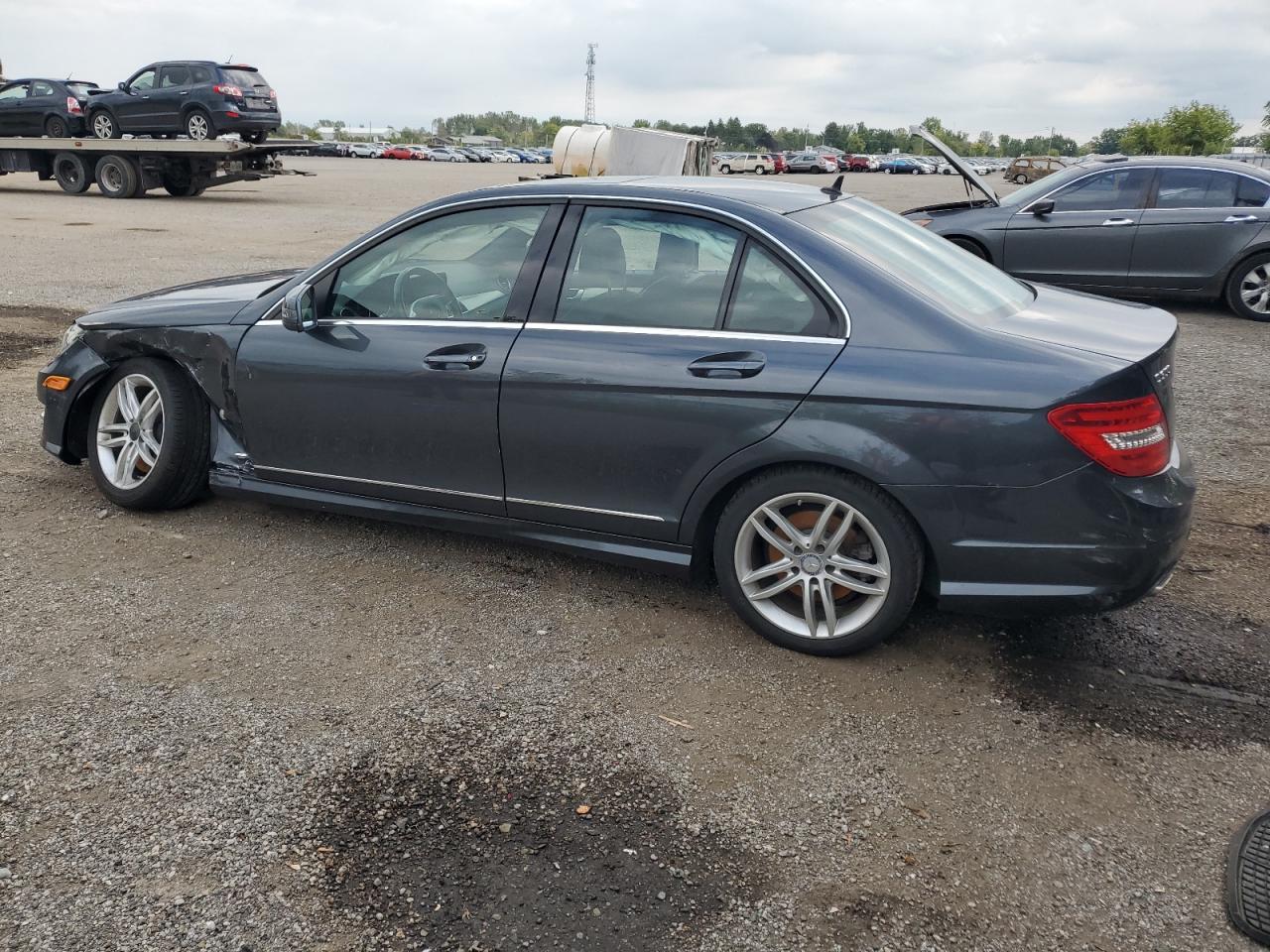 2013 MERCEDES-BENZ C 300 4mat VIN WDDGF8AB5DG149017 photo 2