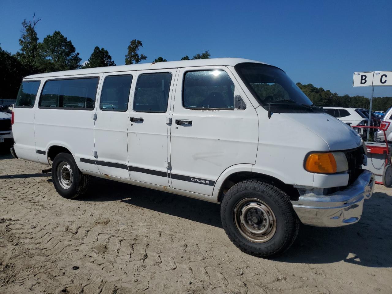 2002 DODGE B series VIN 2B5WB35Z12K109414 photo 4