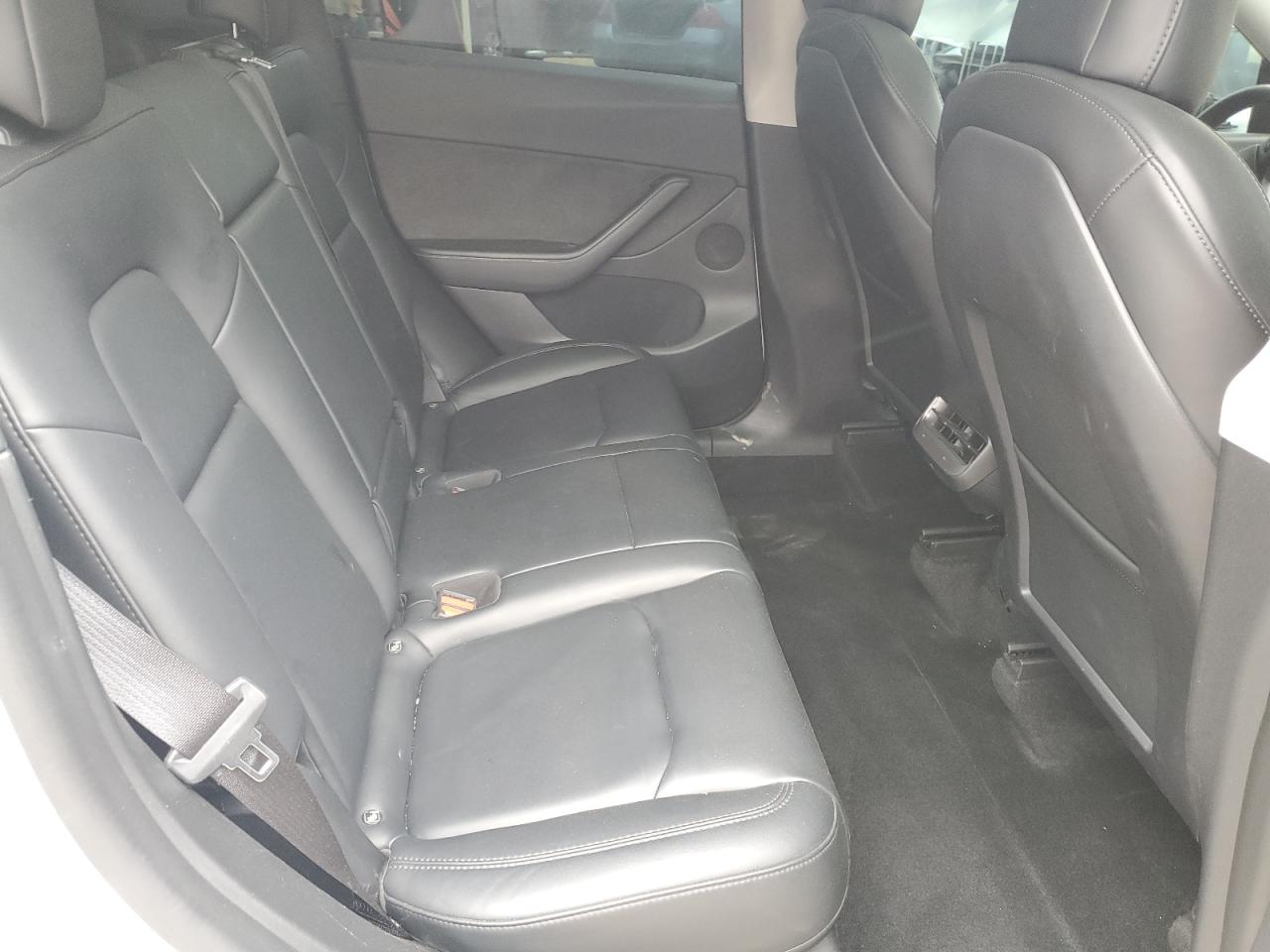 2022 Tesla Model y VIN 7SAYGDEE6NF385845 photo 11