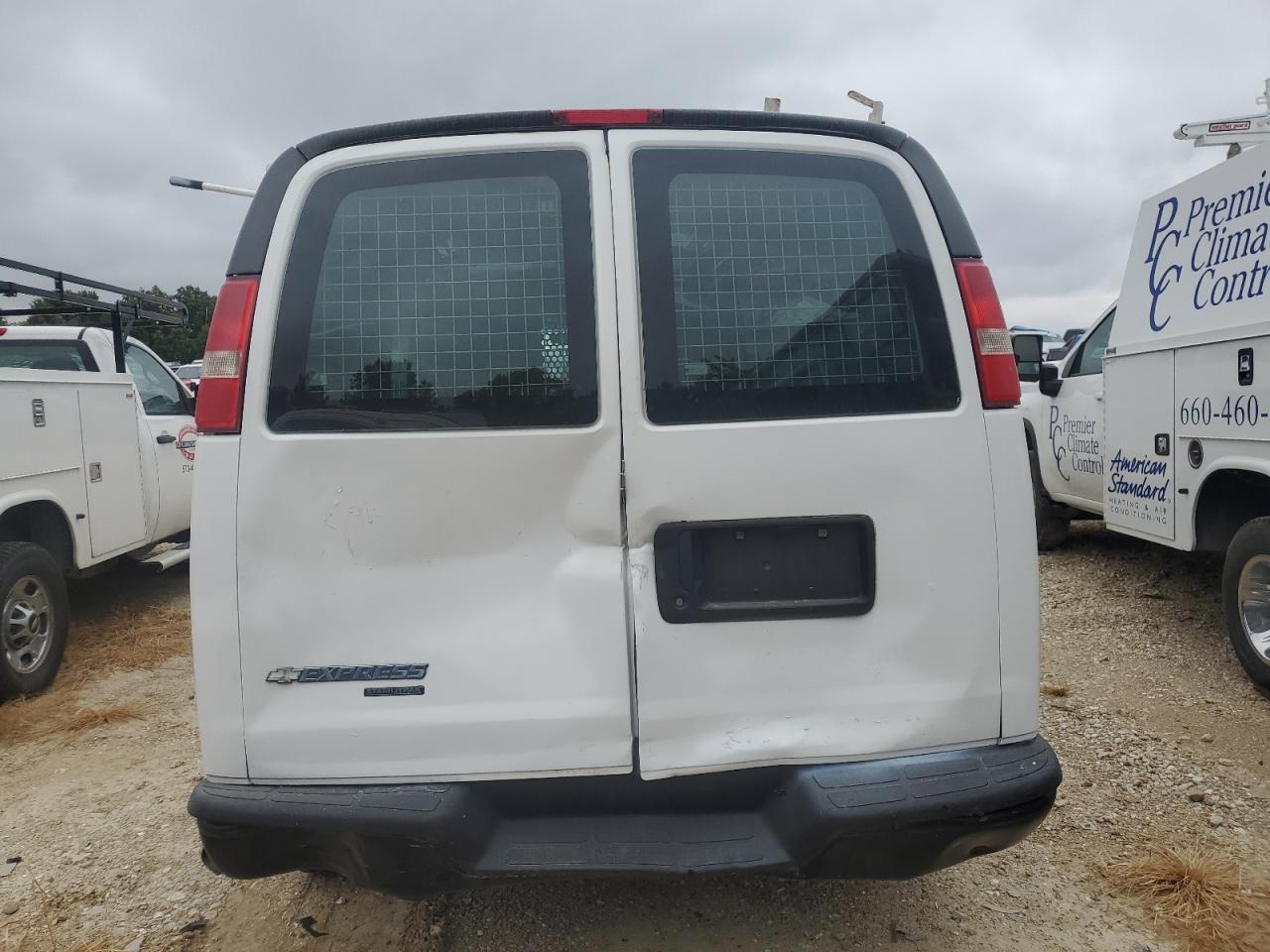 2015 Chevrolet Express VIN 1GCWGFCF9F1278049 photo 6