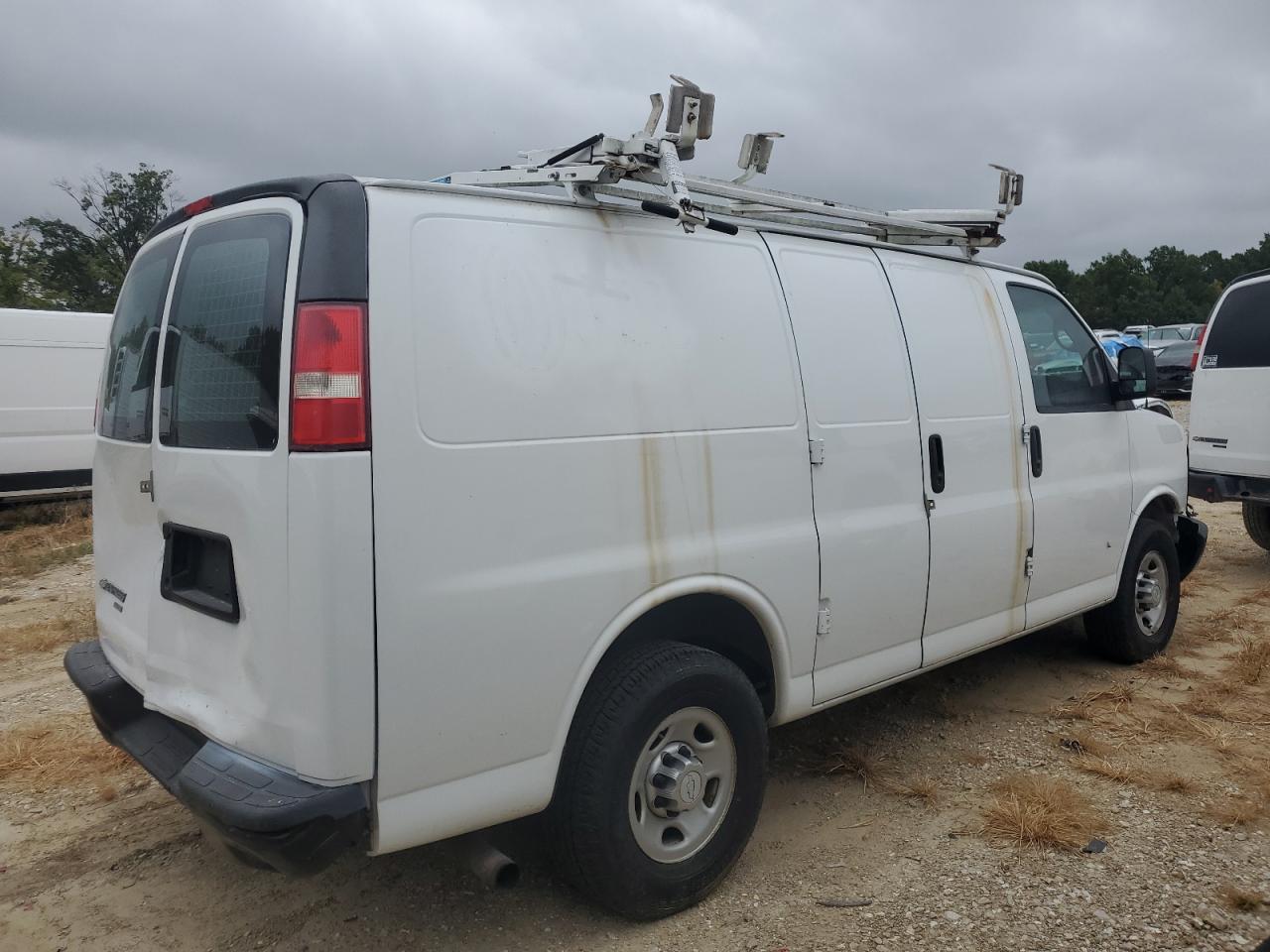 2015 Chevrolet Express VIN 1GCWGFCF9F1278049 photo 3