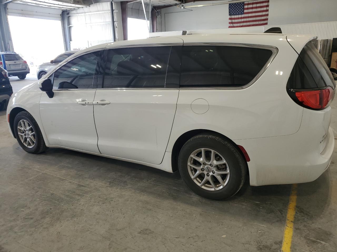 2023 Chrysler Minivan VIN 2C4RC1CG4PR549195 photo 2