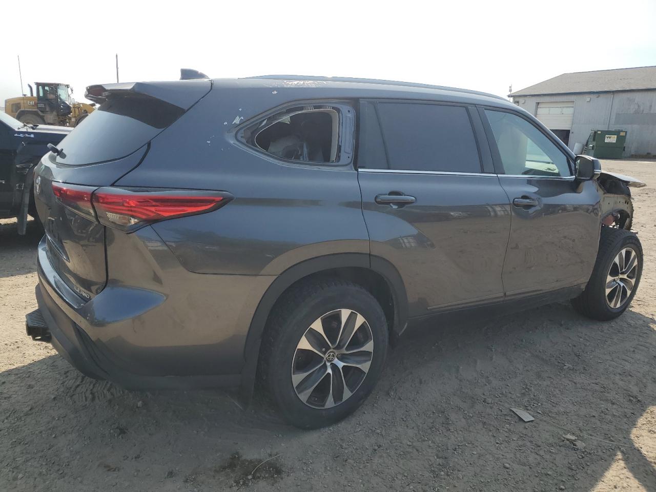 2022 Toyota Highlander VIN 5TDHZRBH0NS227886 photo 3