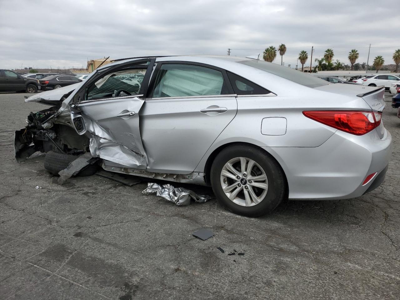 2014 Hyundai Sonata VIN 5NPEB4AC8EH926432 photo 2