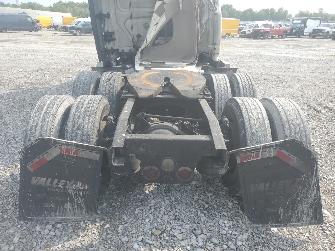 2016 FREIGHTLINER All other VIN 3AKJGLDR9GSHD7566 photo 6