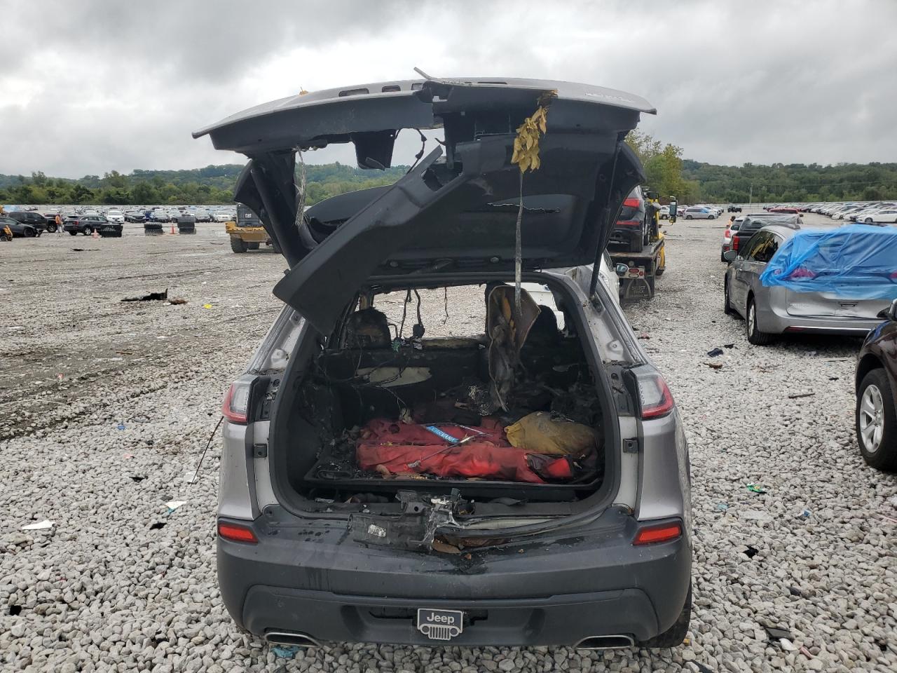 2019 Jeep Grand cher VIN 1C4PJMLXXKD251843 photo 6