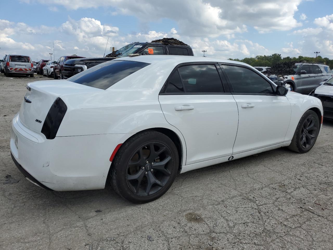 2022 Chrysler 300 VIN 2C3CCAAG4NH134197 photo 3