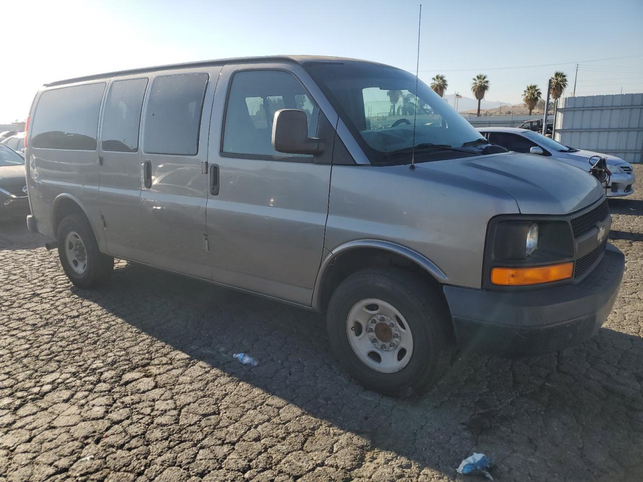 2008 CHEV Express VIN 1GAGG25K081202304 photo 4