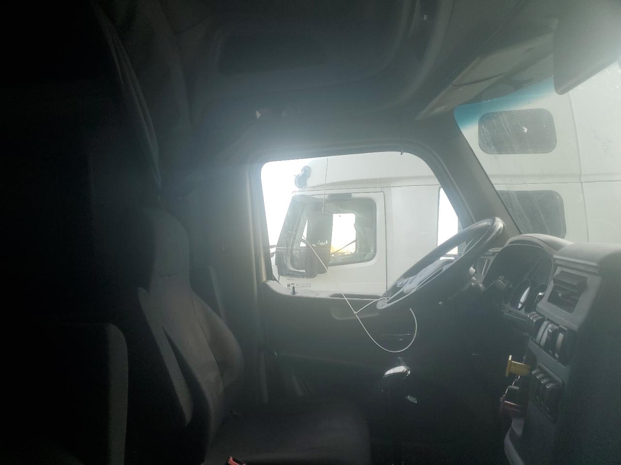 2019 PETERBILT All models VIN 1XPBD49X7KD423138 photo 5