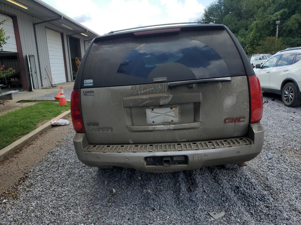2009 GMC Yukon VIN 1GKEC333X9R202684 photo 6