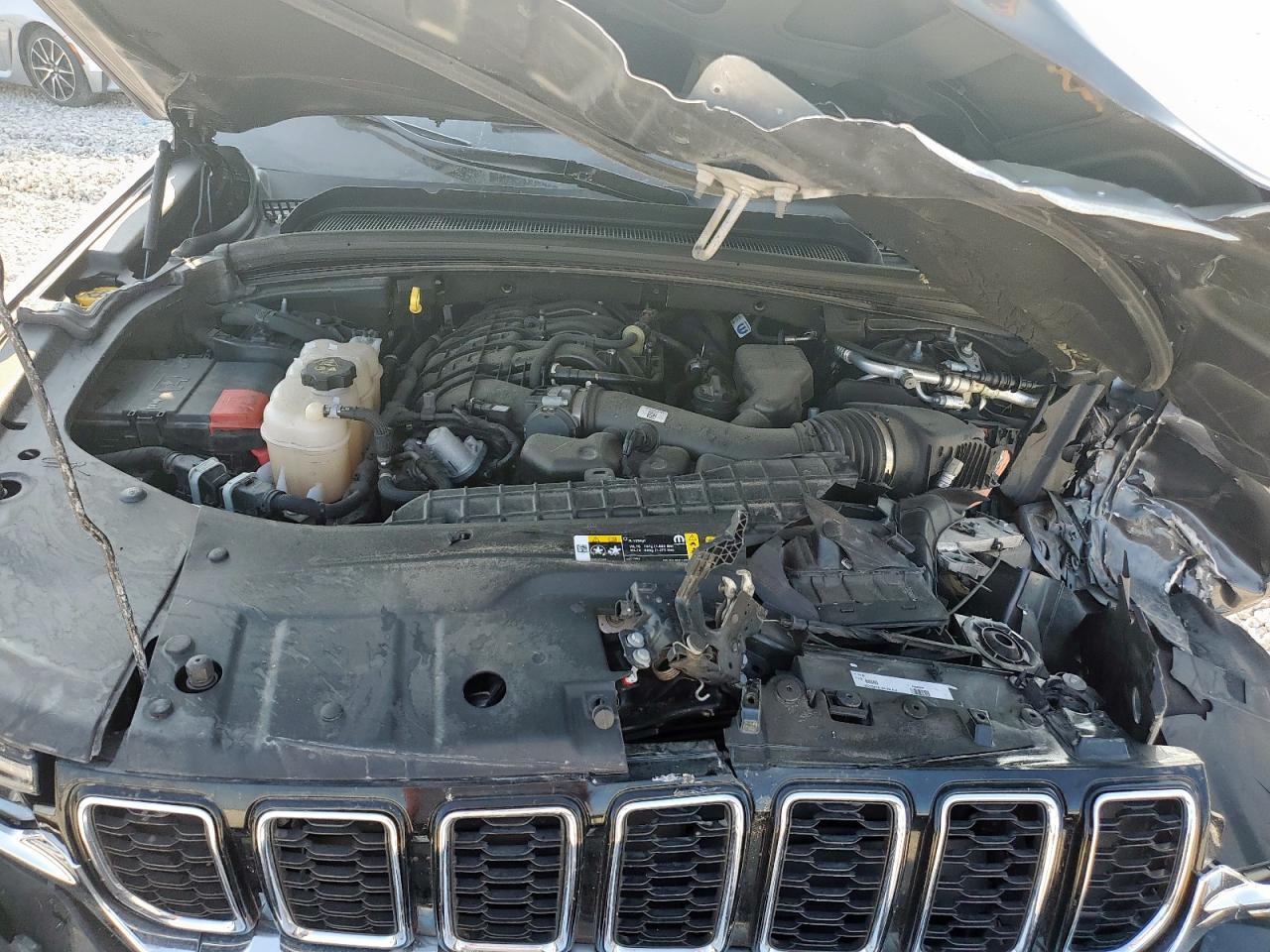 2023 Jeep Cherokee VIN 1C4RJHBG0P8882294 photo 12