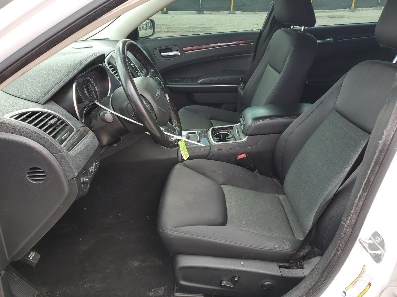 2022 Chrysler 300 VIN 2C3CCAAG4NH134197 photo 7