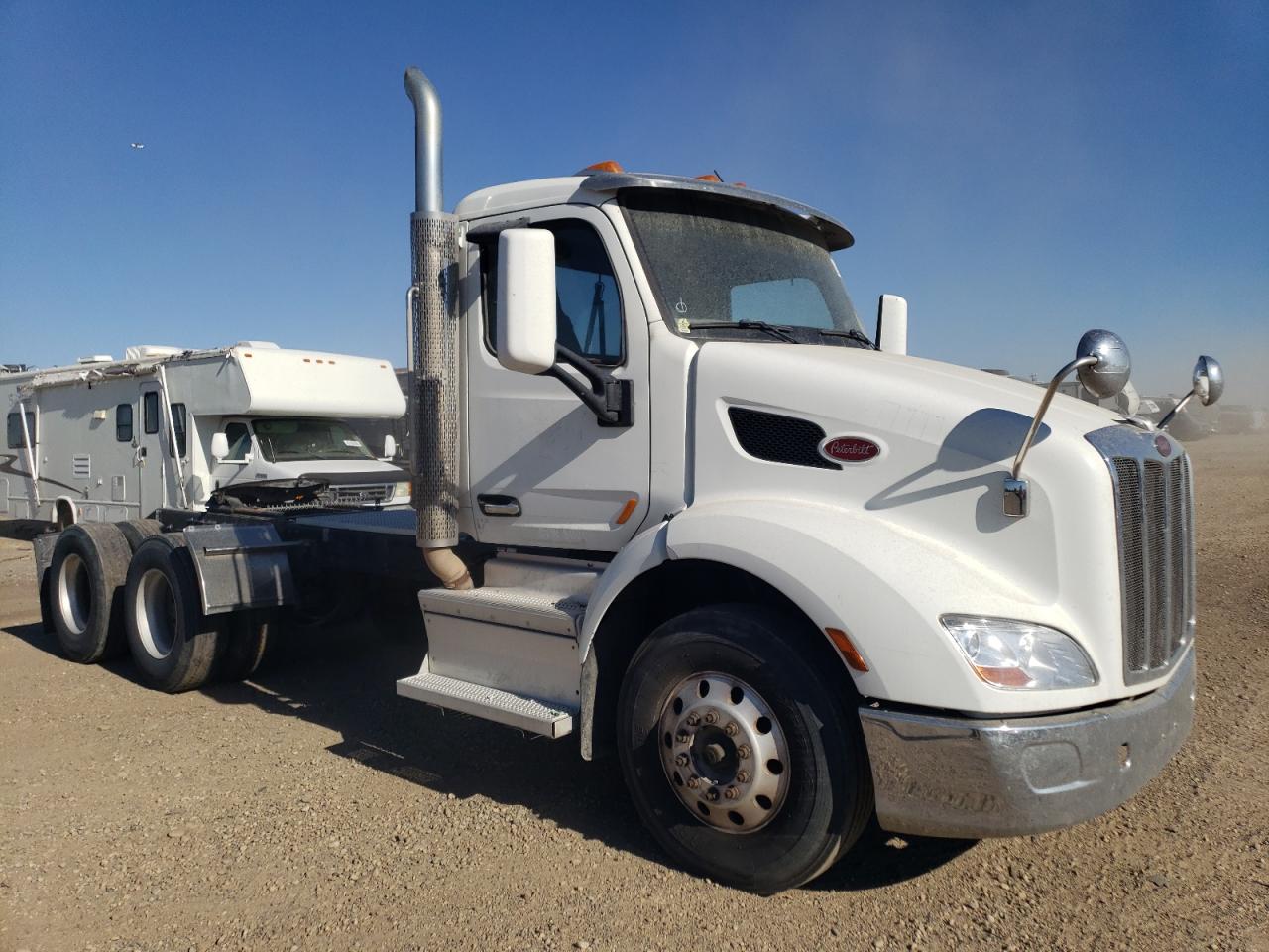 2018 PETERBILT All models VIN 1XPBDP9X2JD481223 photo 1