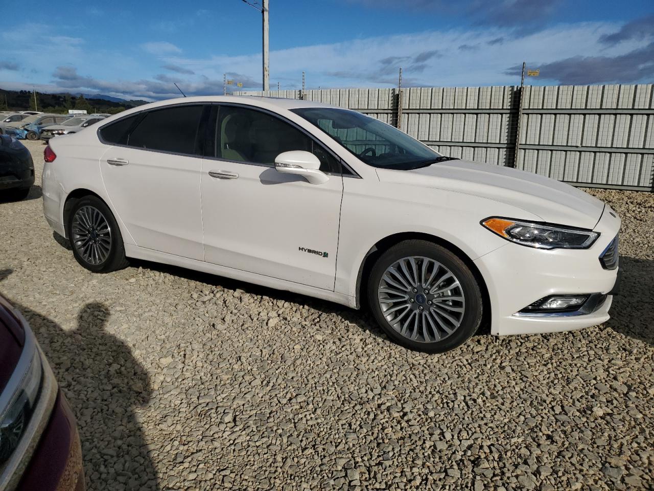 2018 Ford Fusion VIN 3FA6P0RU2JR150811 photo 4