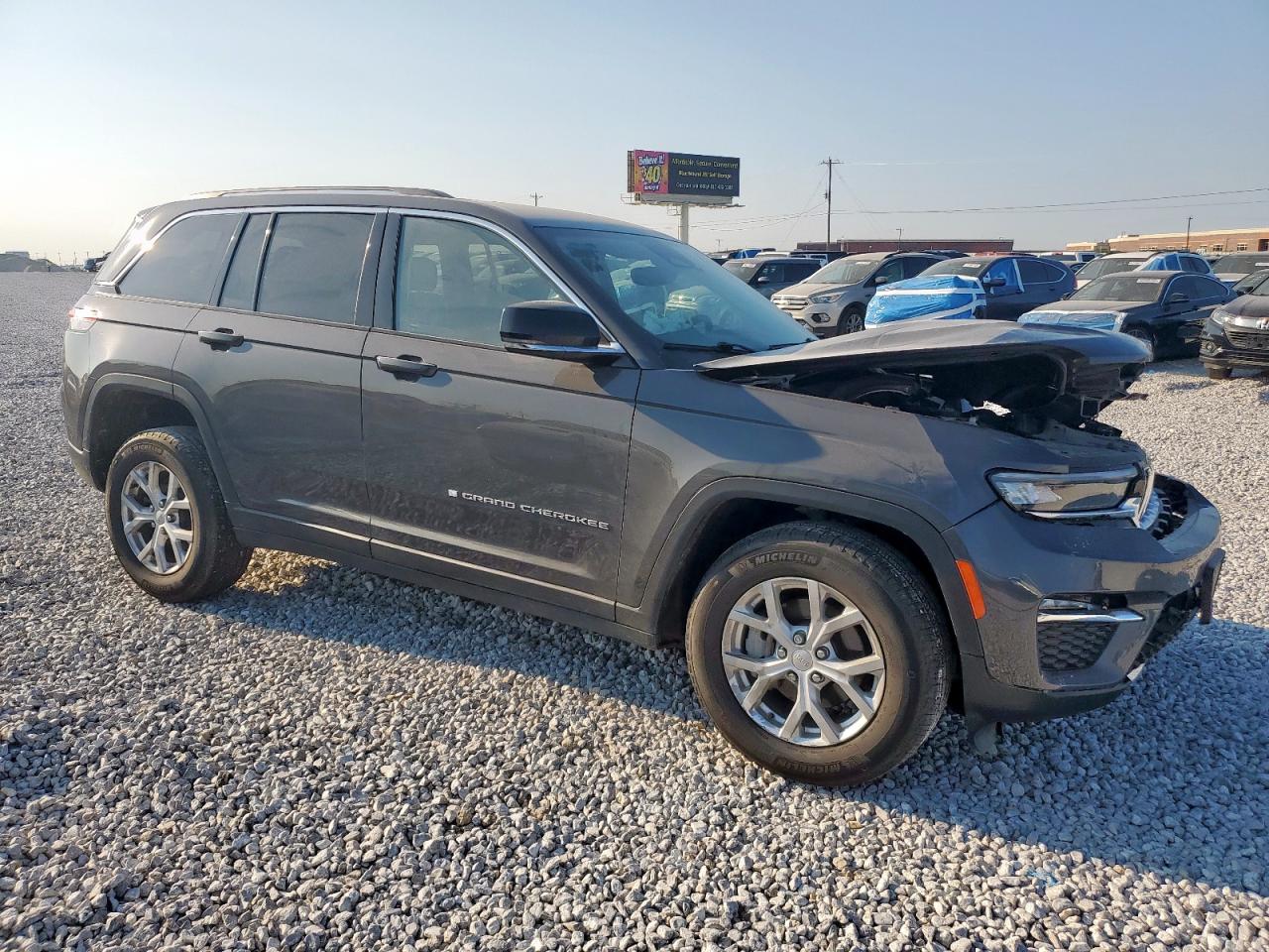 2023 Jeep Cherokee VIN 1C4RJHBG0P8882294 photo 4