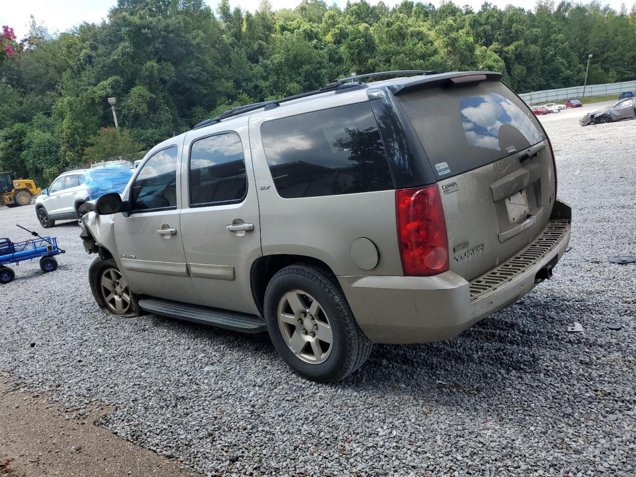 2009 GMC Yukon VIN 1GKEC333X9R202684 photo 2