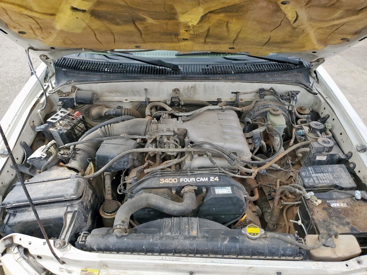 2000 Toyota Tacoma VIN 4TAWN72N0YZ684354 photo 11