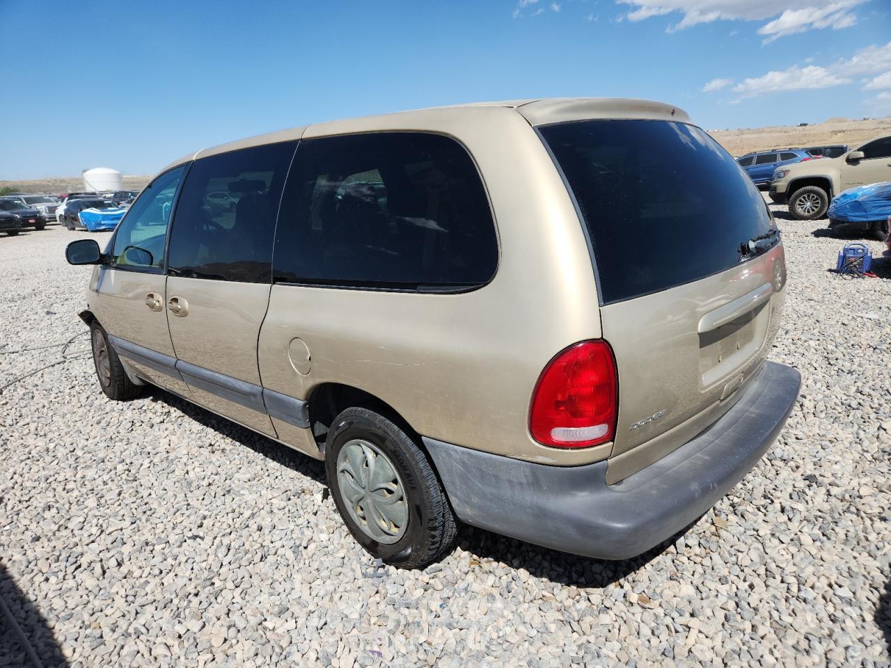 2000 Dodge Caravan VIN 1B4GP44R2YB664310 photo 2