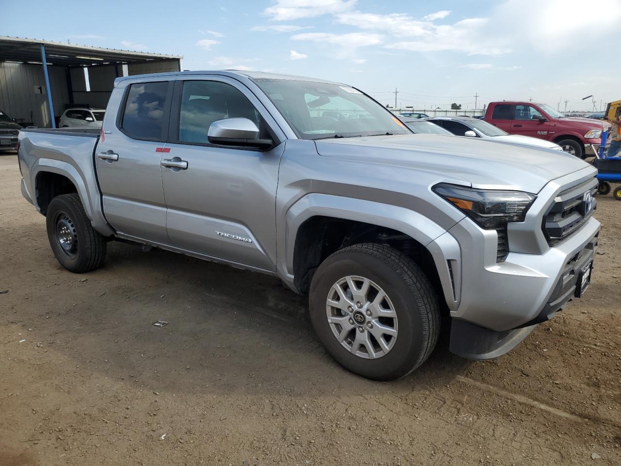 2025 Toyota Tacoma VIN 3TMLB5JN2SM136225 photo 4