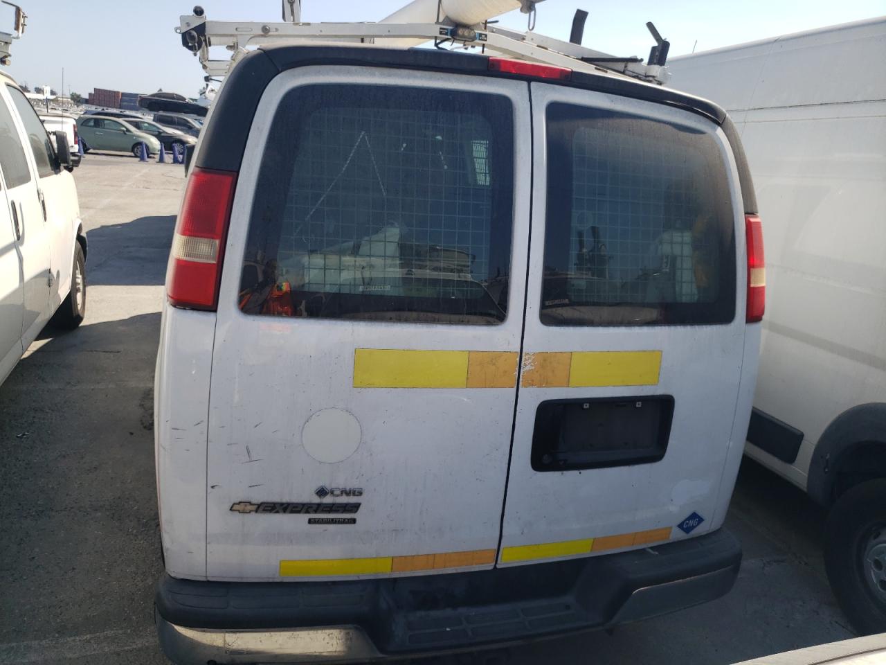 2014 Chevy Express VIN 1GCWGFCB8E1134021 photo 6