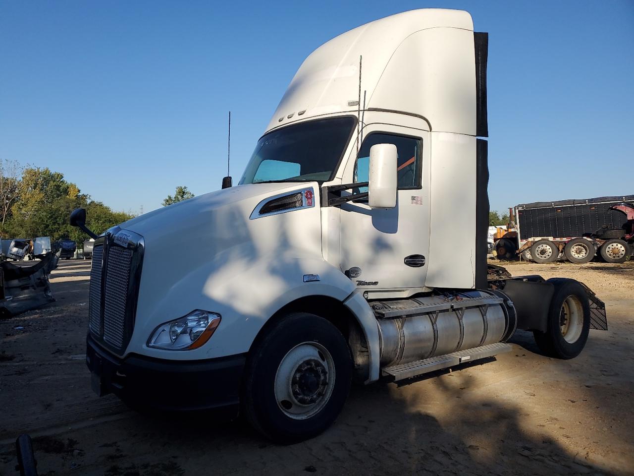 2017 KENWORTH All models VIN 1XKYAP8X5HJ171721 photo 2