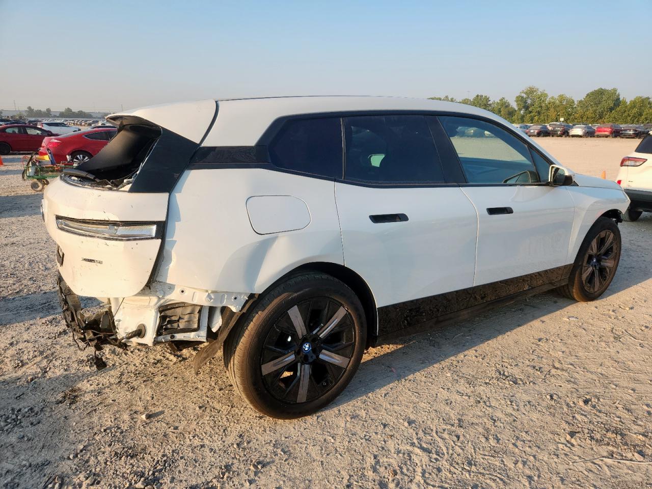 2025 BMW Ix xdrive5 VIN WB523CF08SCS46185 photo 3